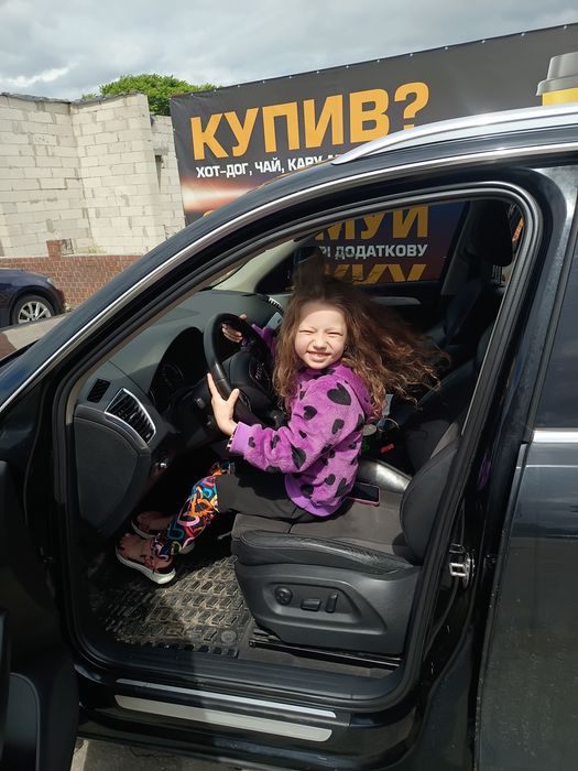 AUDI Q5 2011 VIN WAUZZZ8R0BA108052 фото оголошення 8 з 10