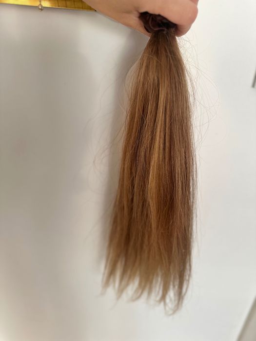 Naturalne włosy po micro ringach brąz blond