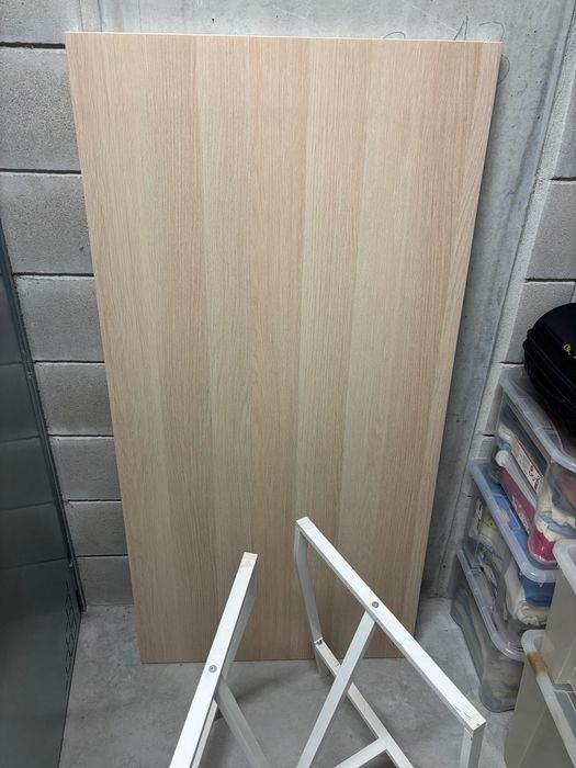 Mesa ikea (tampo e dois pés)