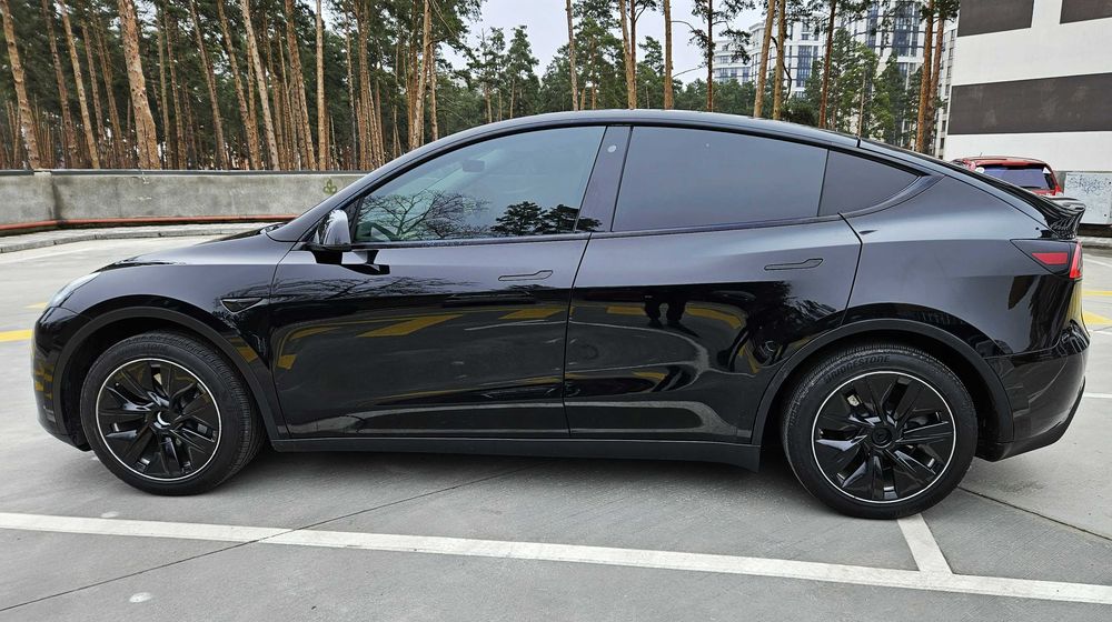 Tesla Model Y Long Range Dual Motor