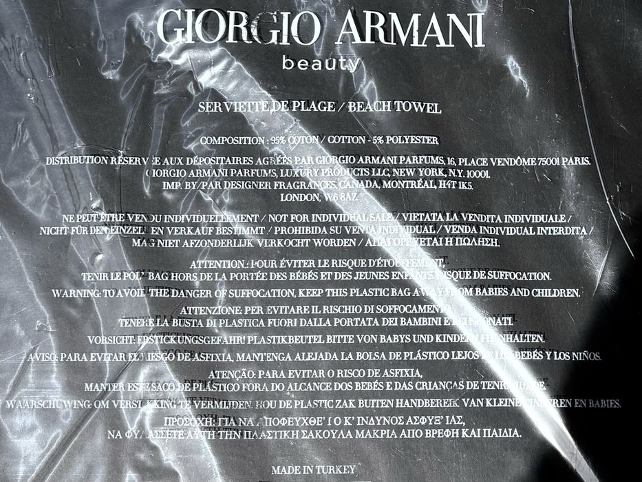 Toalha de Praia Giorgio Armani nova em caixa