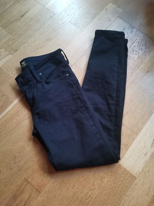 Lee scarlet 27/31 wąska nogawka