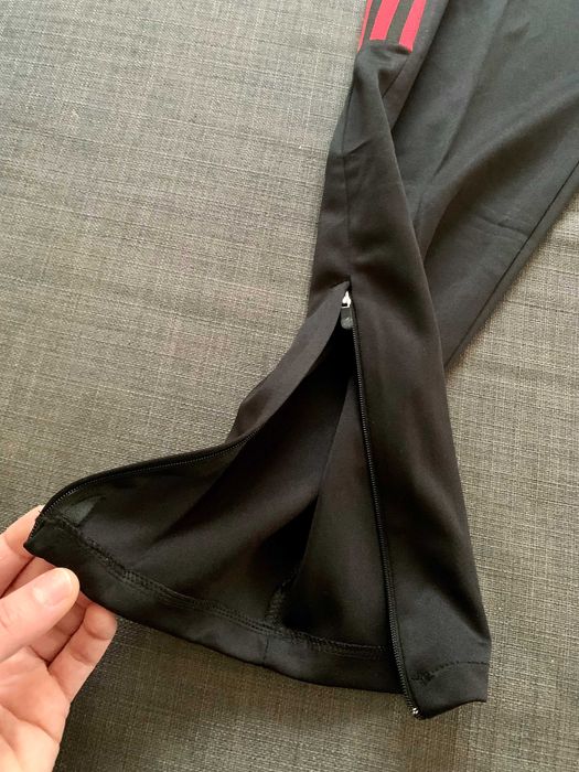 Calças de treino pretas e vermelhas do Manchester United 2021, 2022