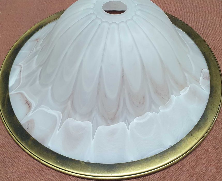 Belíssimo Candeeiro de teto em bronze e vidro em forma de flor