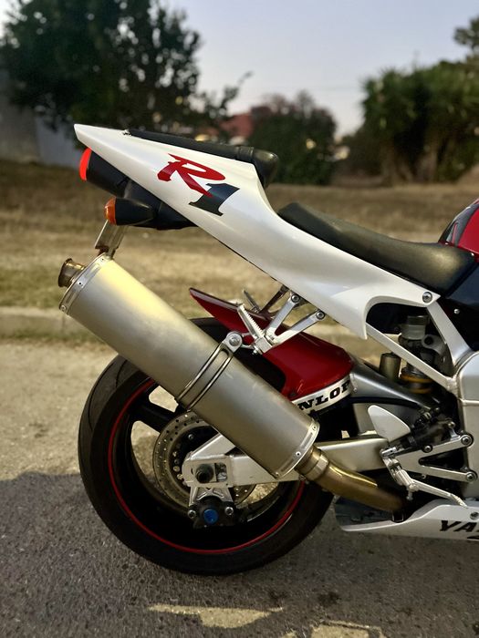 Yamaha R1 - Top