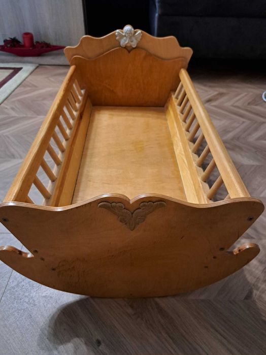 Sprzedam kołyskę dla lalek.