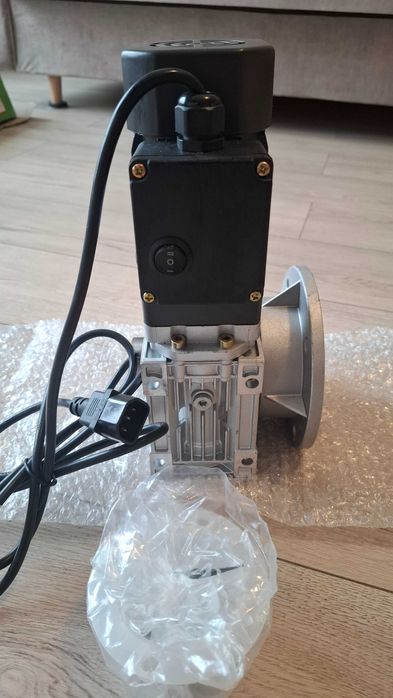 Motoreduktor Technix, przekladnia ślimakowa