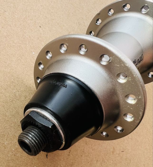 Piasta Tylna SHIMANO DEORE LX FH-M580 32 Szprychy Kaseta 8/9/10s 9x135