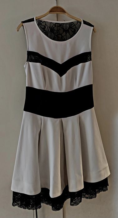 Czarno biala sukienka na komunie M/L