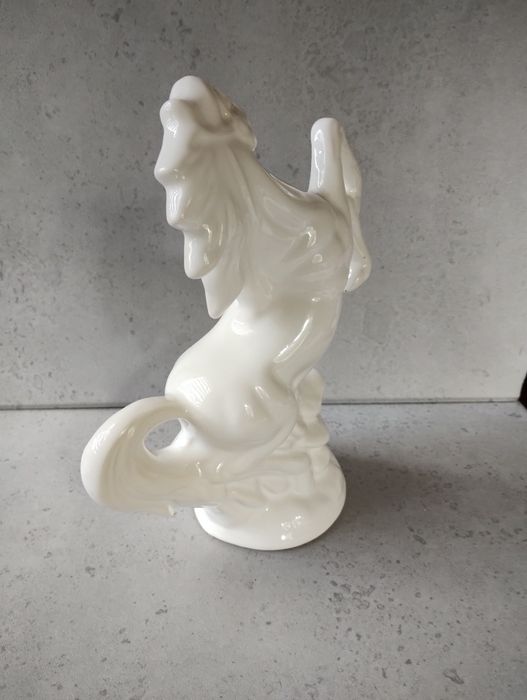 Porcelanowa figurka konia, okres PRL