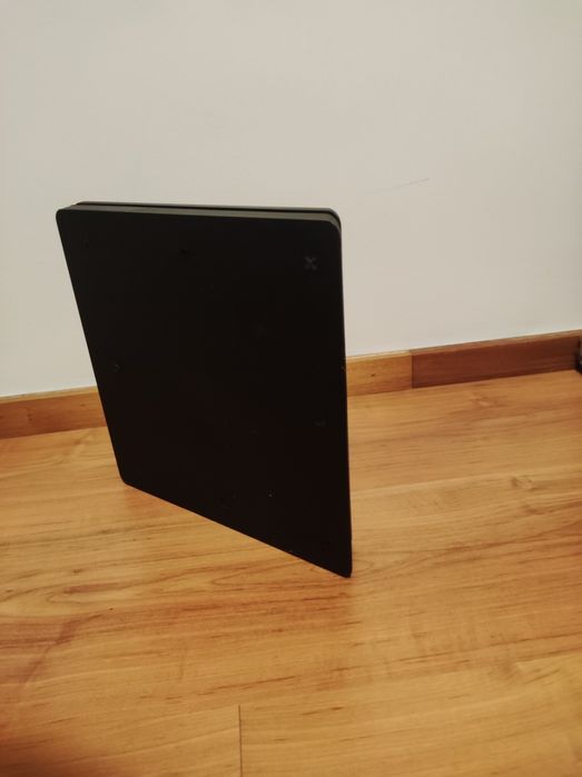 Ps4 com comandos e jogos