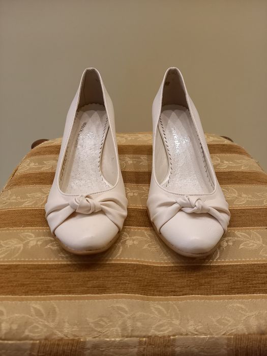 Buty ślubne ekri, wizytowe, czółenka rozm. 34,35