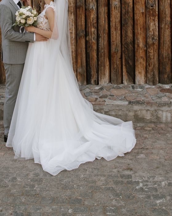 Весільна сукня з салону