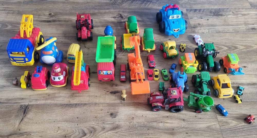 Autka pojazdy traktory mix 39 sztuk różne rozmiary