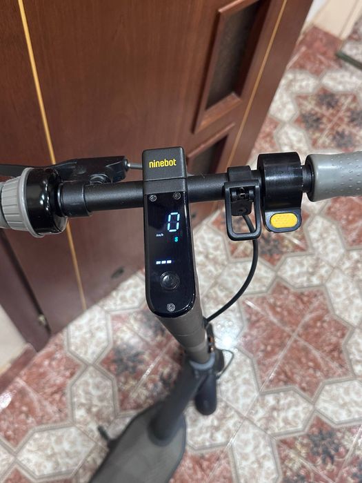 Електросамокат Ninebot KickScooter Max