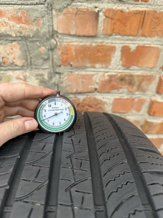 Резина Всесезонка б/у Pirelli 235/50R20