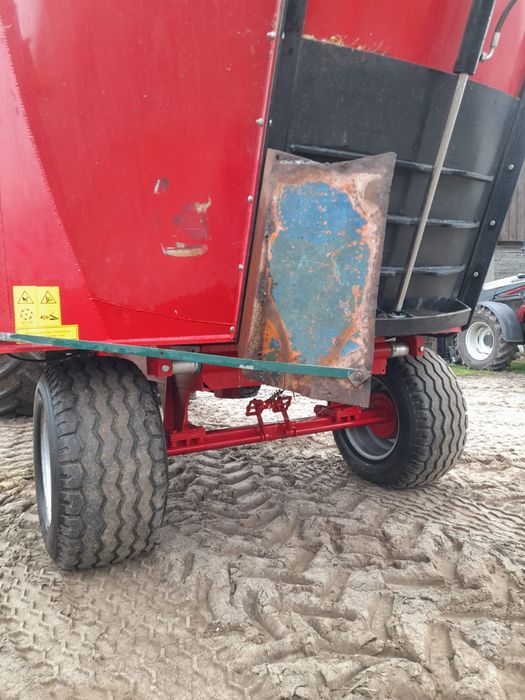 Wóz paszowy Metal Tech