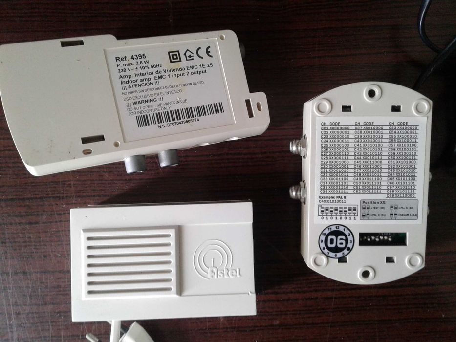 Amplificador de sinal de TV Univers, como NOVO!