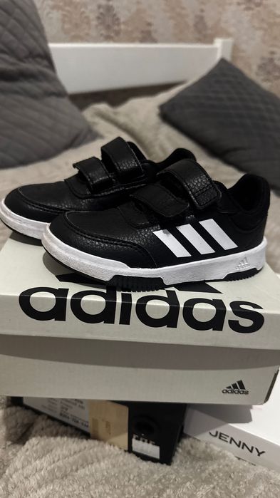 Кросівки adidas оригінал б/у