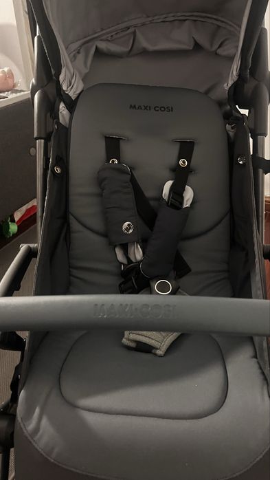 Carrinho de passeio maxi cosi perfeito estado