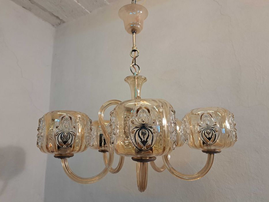 Żyrandol szklane ramiona klosze jak Murano szkło opalizujące