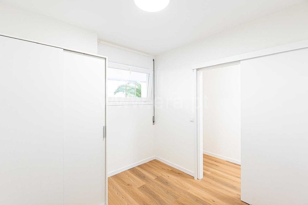 Ótimo apto T2 + 1  totalmente remodelado - Carnide