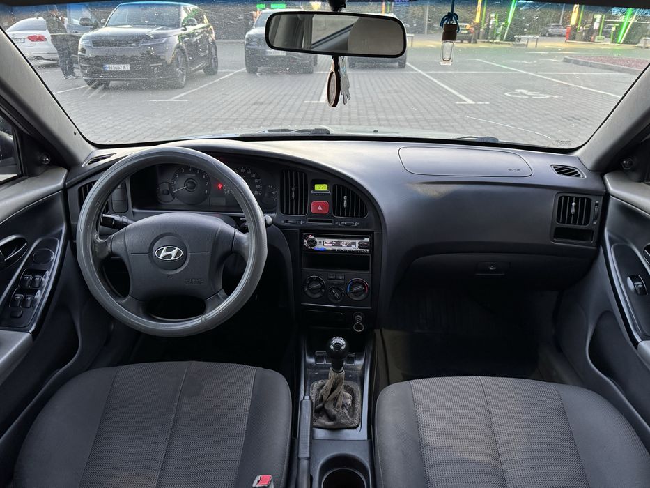 Hyundai Elantra 1.6 бензин