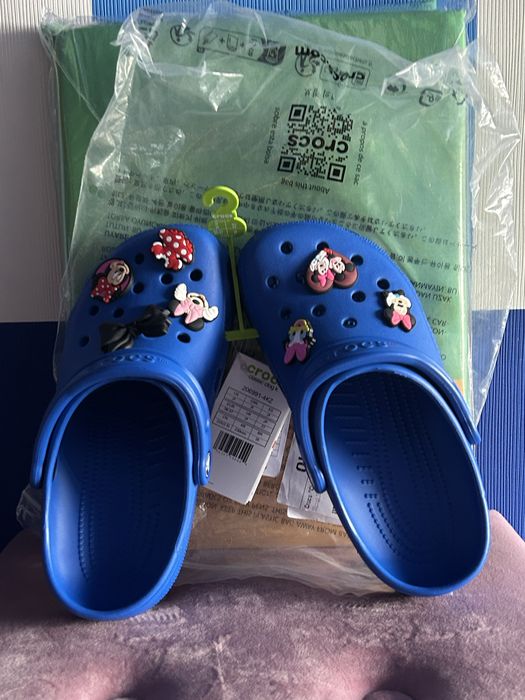 Chodaki Crocs modrak z ozdobami Disneya 36/37