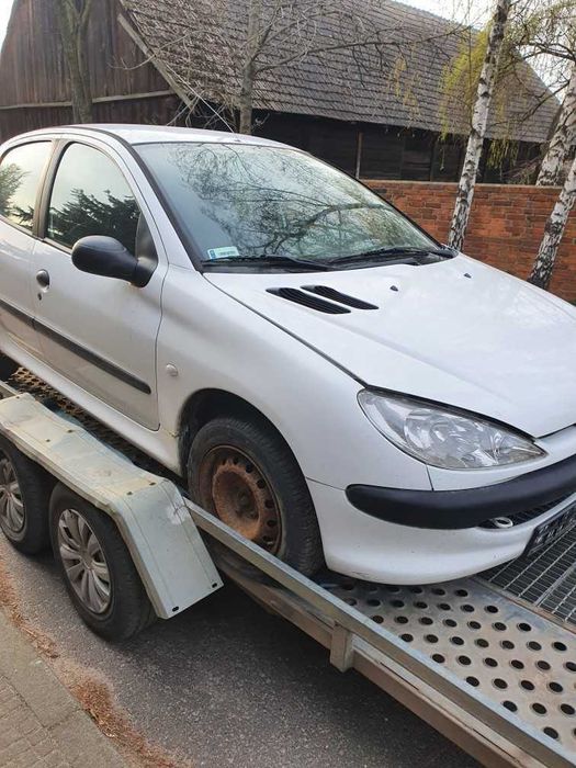 Peugeot 206 po lift 5drzwi 1.4 benzyna, kolor biały na części