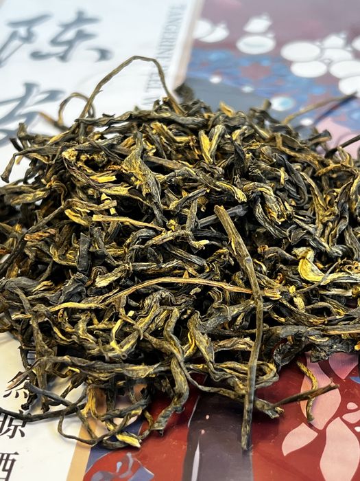 Елітні китайські червоні чаї: Інь Цзюнь Мей, Дянь Хун, Золота пісня
