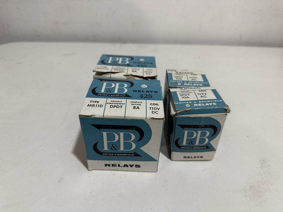 Conjunto 4 relays vintage P&B MR11D e KA14AG