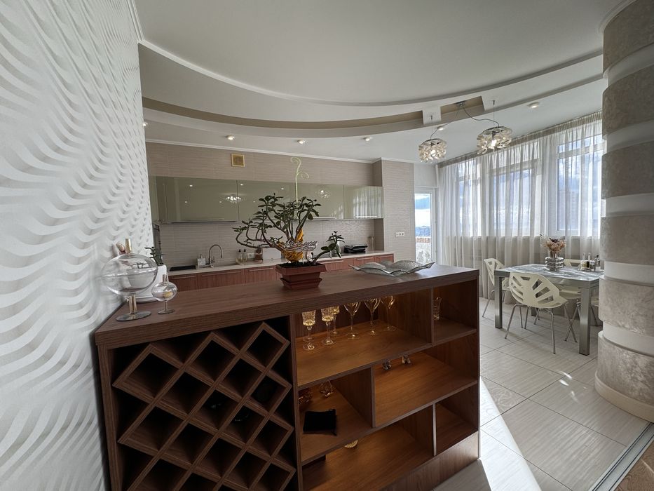 Сдам новострой 3 комнатную квартиру 150м2 ул. О.Яроша,22