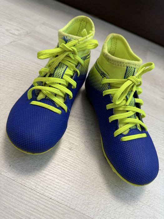 Професійні футбольні бутси Decathlon EU 28 ( устілка 17,5 см)