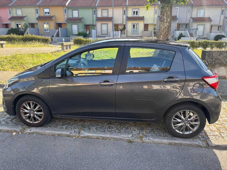 Toyota Yaris 1.0 VVTI foto 2
