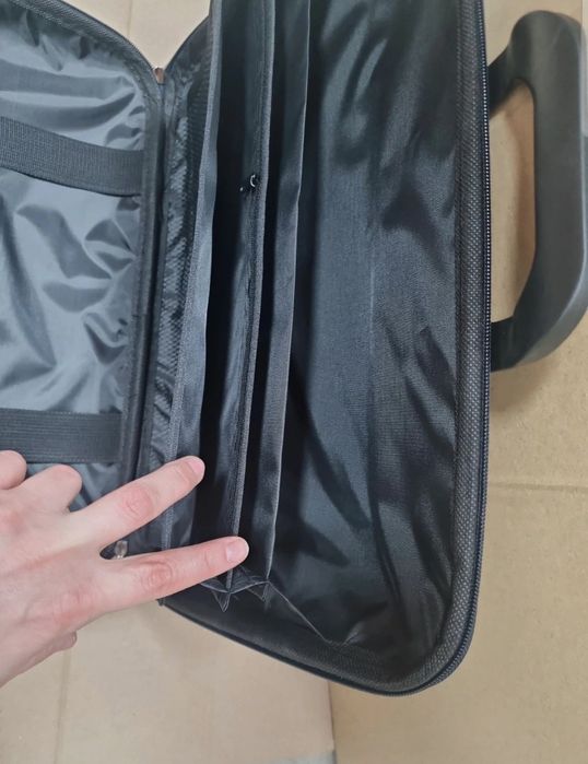 Teczka granatowa na laptop 15,6 cali