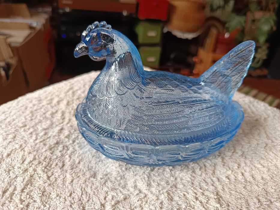 Szklana niebieska kura Ząbkowice