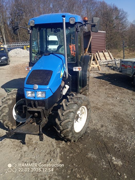 Ciągnik sadowniczy komunalny New Holland TCE 50