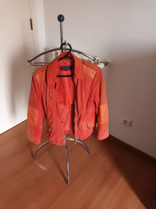 Casaco em pele de pessego e pele