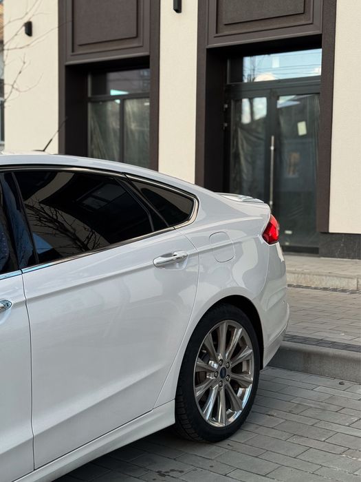 Продаж Ford Fusion 2.0 2017 AWD Platinum