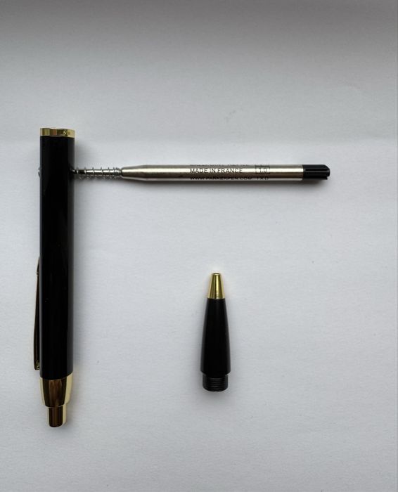 Ручка Parker.