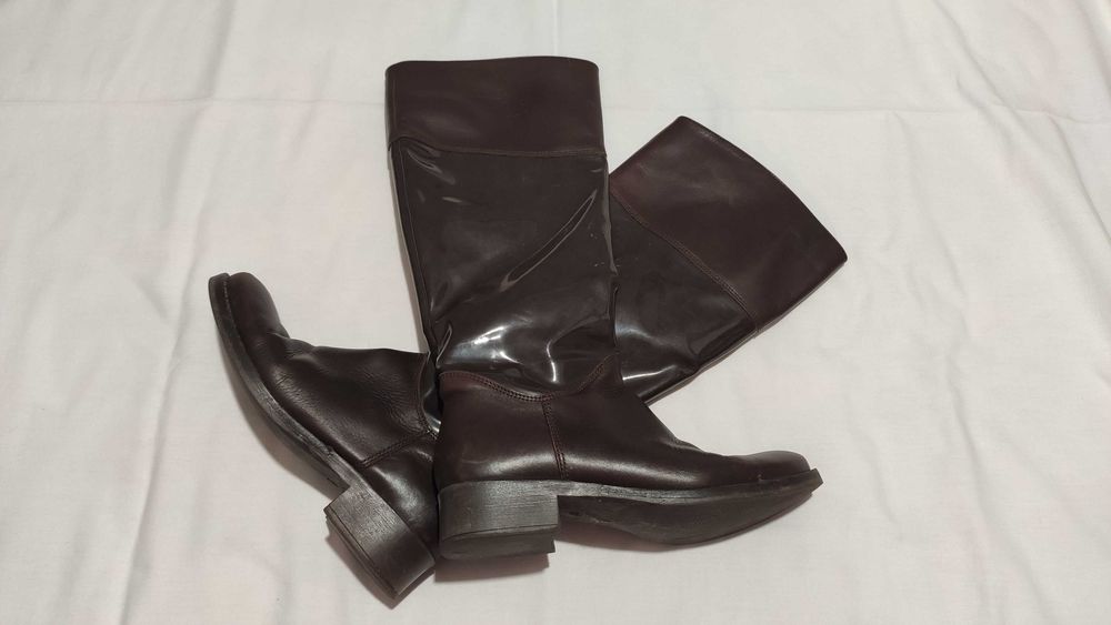 Botas de pele em ótimo estado