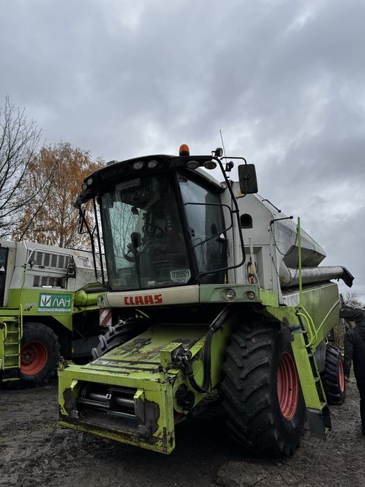 Claas Tucano 320 комбайн