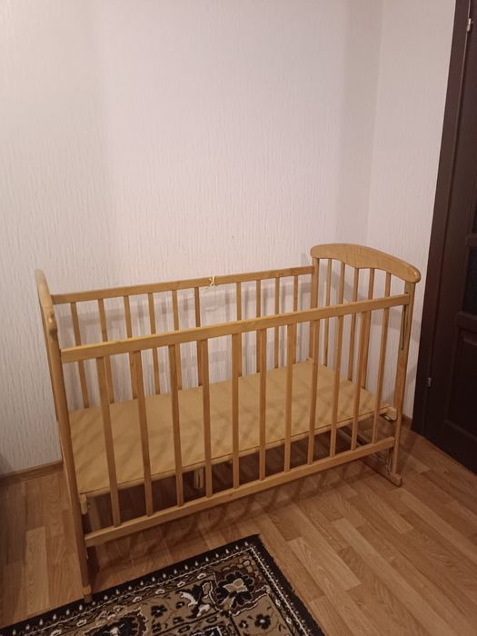 Продам дитячу колиску, краватка, ліжко