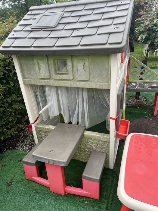 Domek ogrodowy snoby plus stolik i krzeslo snoby