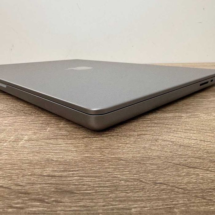 Macbook Pro 16" 2023 M2 Pro / 32Gb DDR5 / SSD 512Gb акб:92% (код: M1235)