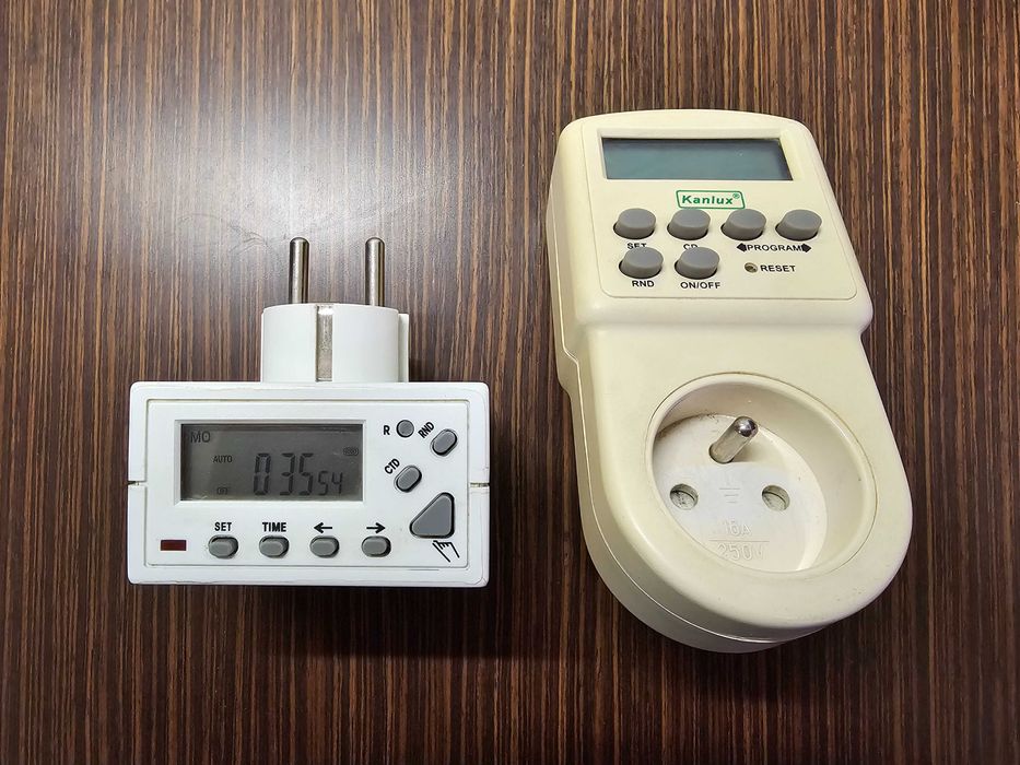 Електронний розетковий таймер TE109 та Kanlux TM3