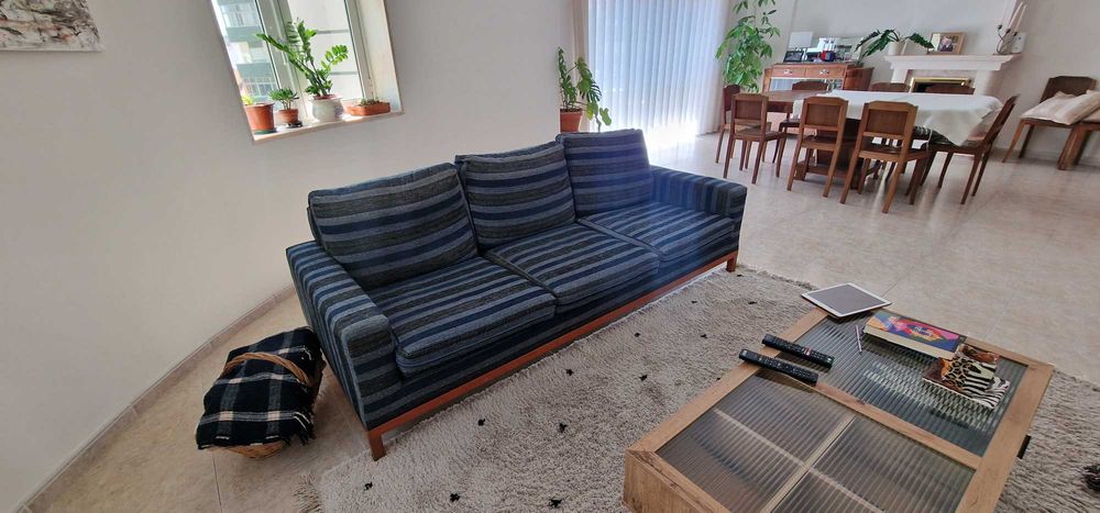 Sofá-Cama em Excelente Estado – Confortável e Funcional