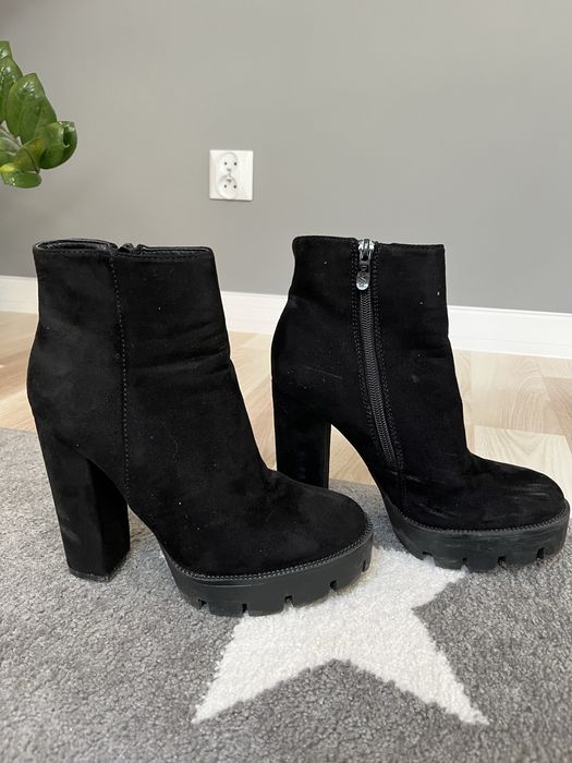 Buty na koturnie
