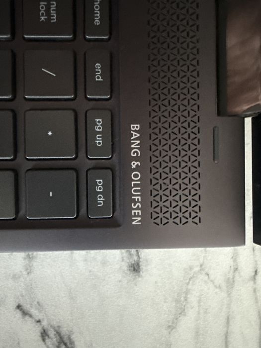 HP LNVY Laptop dotykowy Ryzen 5 16 RAM SSD 500 GB