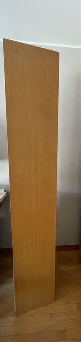 Movel vertical em ótimo estado